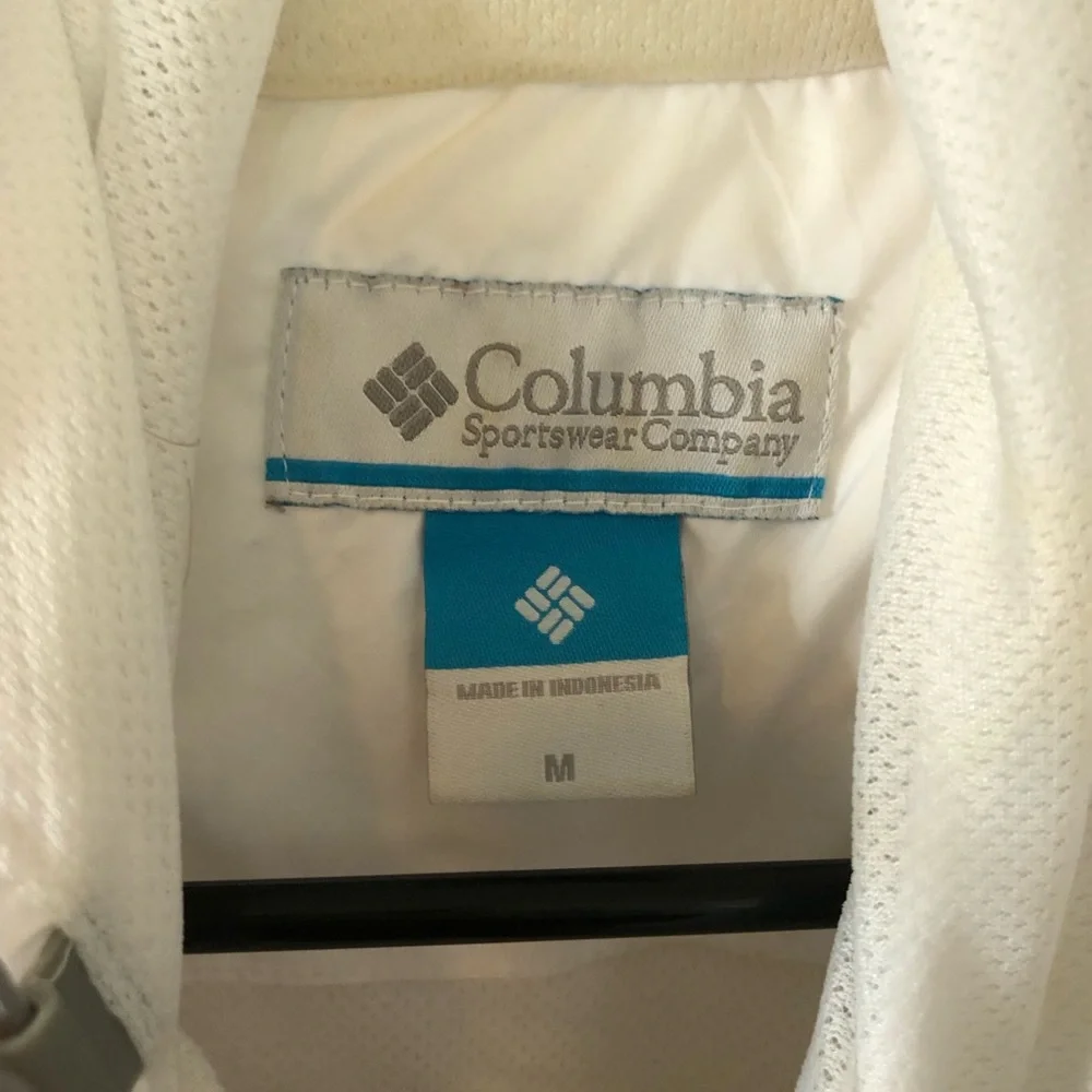 Columbia White Hooded Rain Jacket - Picture 3 of 3